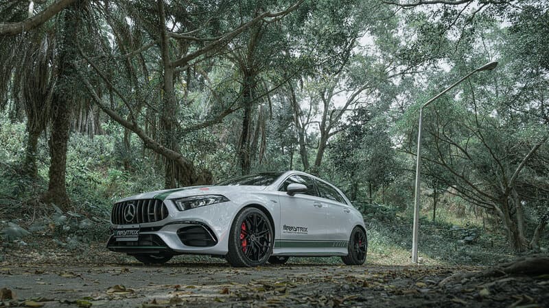 Raffa RF-02 na samochodzie