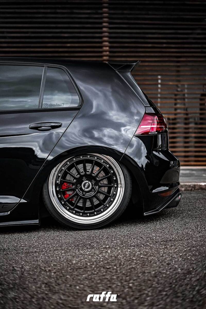 Raffa RF-04 na samochodzie