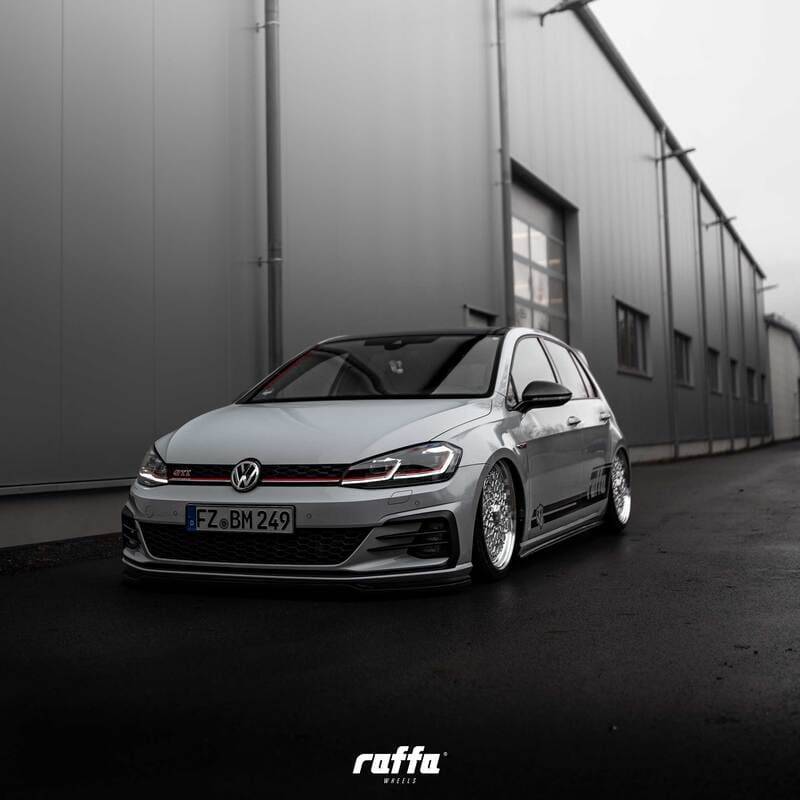 Raffa RF-09 na samochodzie