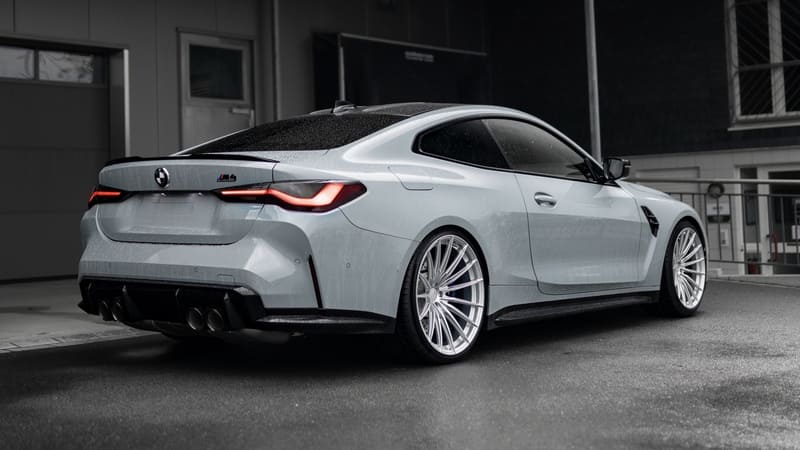 Raffa RFS-02 na samochodzie