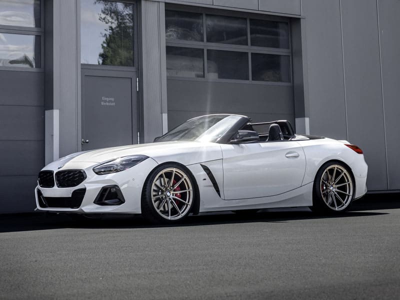 Raffa RFS-03 na samochodzie