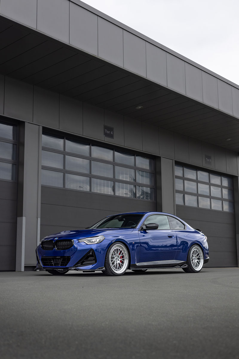 Raffa RFS-04 na samochodzie