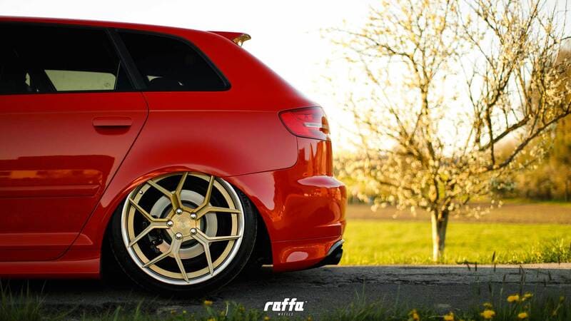 Raffa RS-01 na samochodzie