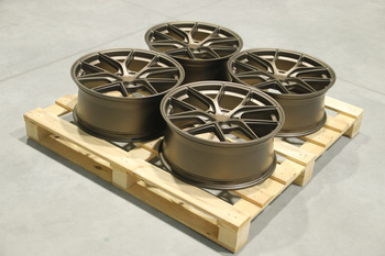 Komplet felg aluminiowych 19" Japan Racing SL01 19x8 ET40 5x114,3 Matt Bronze