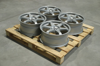 Komplet felg aluminiowych 18" Japan Racing JR3 18x8 ET40 5x114,3 Gloss Silver