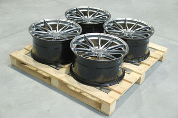 Komplet felg aluminiowych 19" Japan Racing JR37 19x9,5 ET45 5x112 Hyper Black