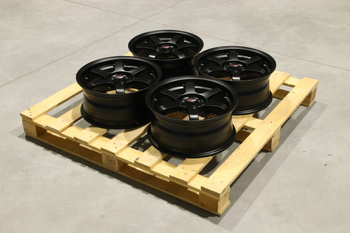 Komplet felg aluminiowych 16" Japan Racing JR3 16x7 ET40 4x100/114 Matt Black