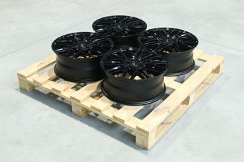 Komplet felg aluminiowych 17" Japan Racing JR28 17x7 ET38 4x100 Gloss Black