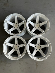 Felga aluminiowa 18" Strom DS-35 18x10,5 ET10 5x114,3 Full Gloss White - USED