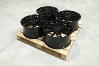 Komplet felg aluminiowych 21" Japan Racing JR37 21x10 ET25 5x112 Gloss Black