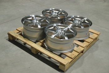 Komplet felg aluminiowych 18" Japan Racing JR3 18x8 ET35 5x100 Silver Machined