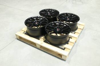 Komplet felg aluminiowych 18" Japan Racing JR18 18x8,5 ET35 5x100/120 Matt Black